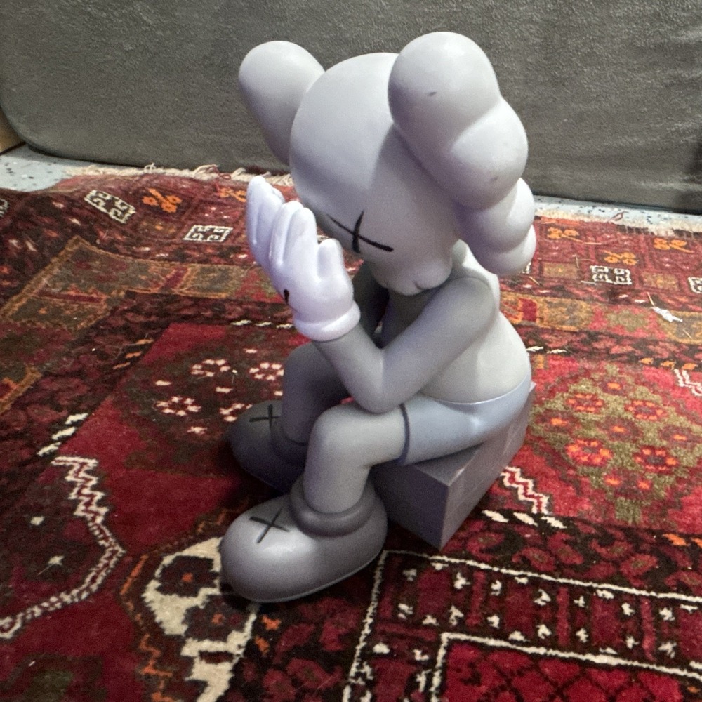 KAWS Companion Seated Figurine Gray/White Matte Plastic 3D Effect Unboxed